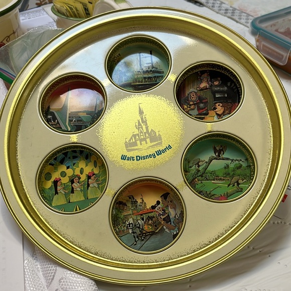 Vintage Walt Disney World Plate - Picture 2 of 3